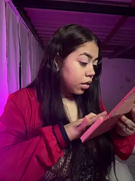 Snapshot of aliensexy chatting on 12/21/24, 02:52 aliensexy online show from 12/21/24, 02:52