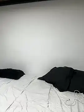 Snapshot of aliensexy chatting on 03/06/25, 01:16 aliensexy online show from 03/06/25, 01:16