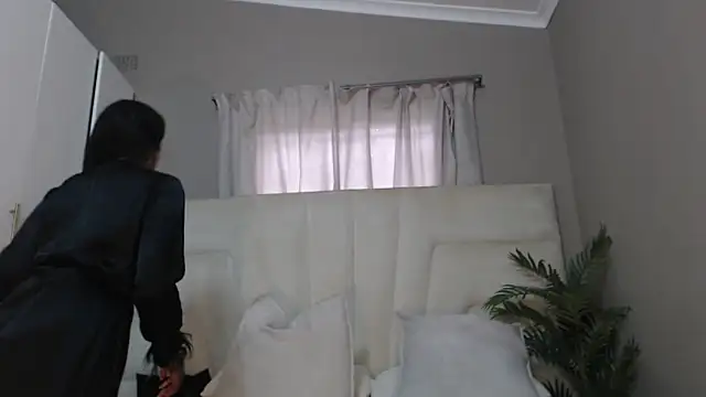 naughtyblackdolie online show from 01/11/25, 08:33