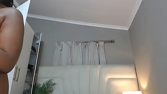 naughtyblackdolie online show from 09/24/25, 02:59