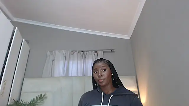 naughtyblackdolie online show from 05/07/26, 12:21
