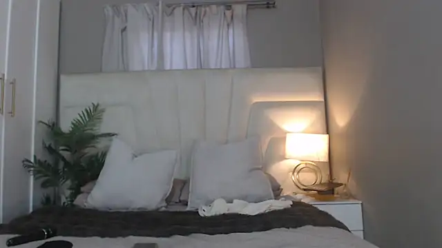naughtyblackdolie online show from 06/26/26, 12:31