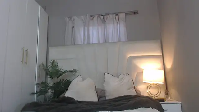 naughtyblackdolie online show from 07/28/26, 12:48
