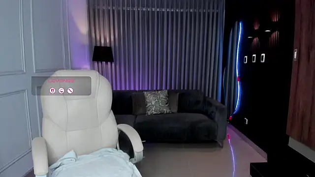 Anna parkker  online show from 02/17/25, 07:31