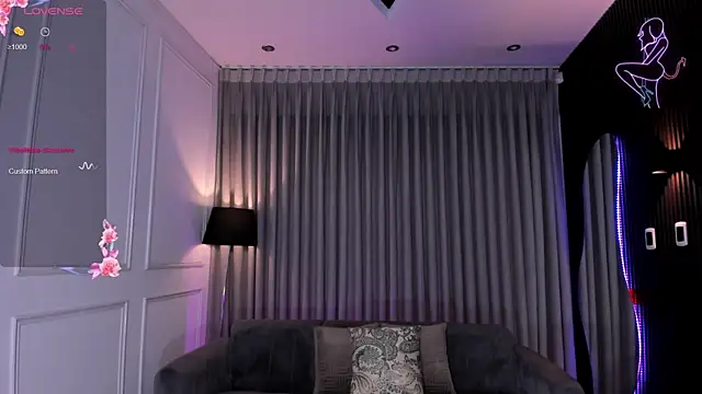 Anna parkker  online show from 03/22/25, 11:21