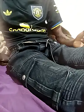 Snapshot of hot_ebonys1 chatting on 11/18/25, 10:14 hot ebonys1 online show from 11/18/25, 10:14