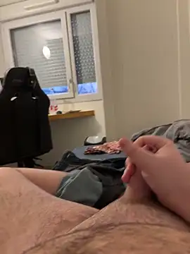 Snapshot of aquarium2345 chatting on 02/03/25, 05:03 aquarium2345 online show from 02/03/25, 05:03