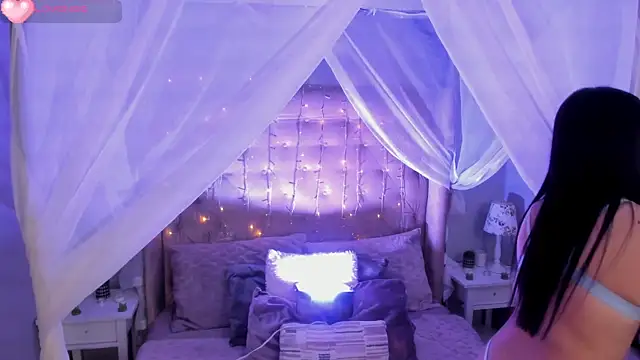 Hanna  Becker  online show from 03/07/25, 03:40