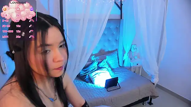 Hanna  Becker  online show from 10/03/25, 03:58