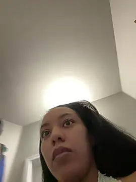 Snapshot of juicyyy323 chatting on 12/27/24, 12:18 juicyyy323 online show from 12/27/24, 12:18