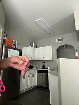 Snapshot of juicyyy323 chatting on 01/10/25, 11:29 juicyyy323 online show from 01/10/25, 11:29