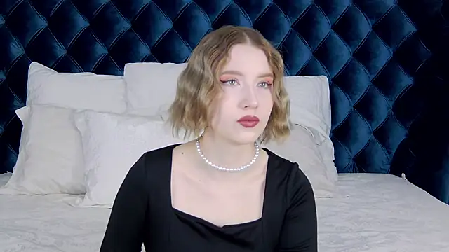 LiliLinn online show from 01/31/25, 04:47