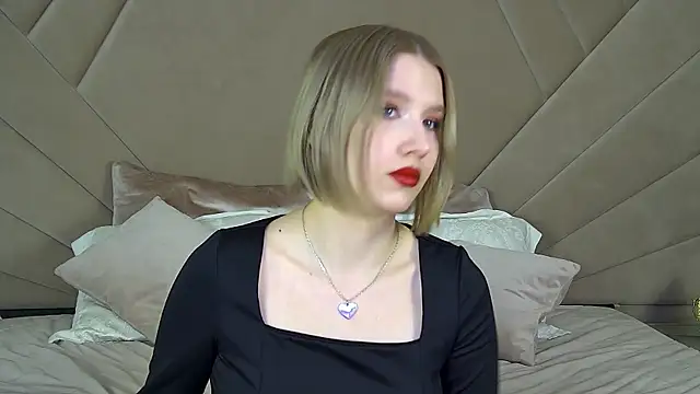 LiliLinn online show from 02/11/25, 08:37