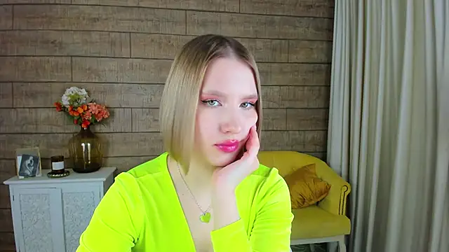 LiliLinn online show from 02/12/25, 10:35