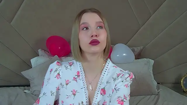 LiliLinn online show from 02/17/25, 11:02