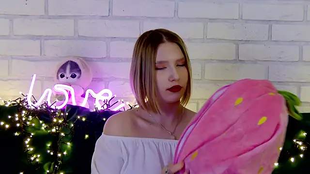 LiliLinn online show from 03/04/25, 11:08