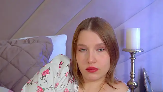 LiliLinn online show from 12/16/25, 06:40