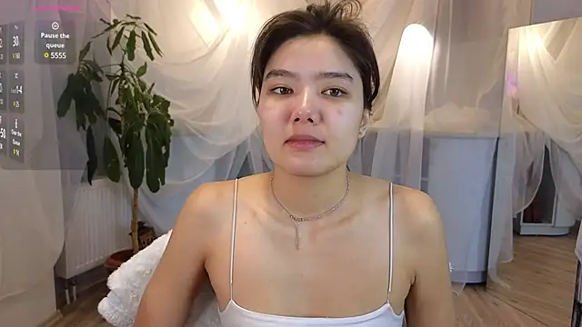 Snapshot of EmmaFisherf chatting on 03/22/25, 02:48 EmmaFisherf online show from 03/22/25, 02:48