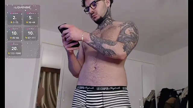 Snapshot of TattedCurls chatting on 02/27/25, 02:42 TattedCurls online show from 02/27/25, 02:42