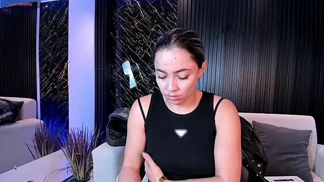 Alessia Taylorr online show from 10/13/25, 11:54