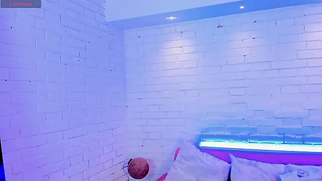 Alessia Taylorr online show from 11/29/25, 12:30