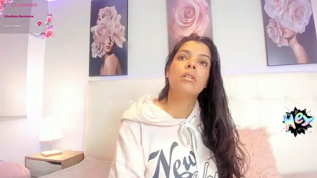 Snapshot of Sweetdreamses_ chatting on 02/03/25, 12:25 Sweetdreamses online show from 02/03/25, 12:25