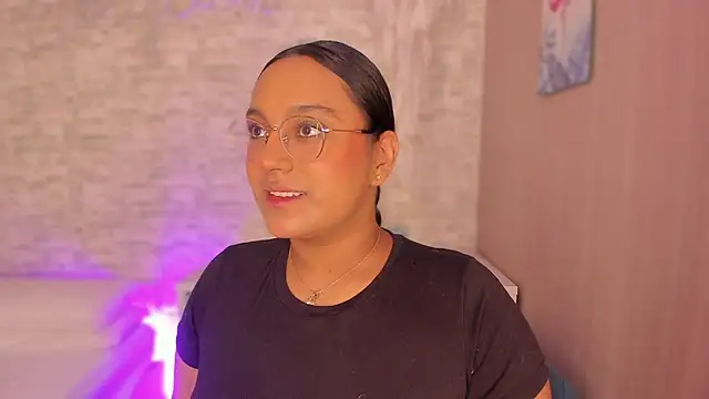 Snapshot of ellamontoya chatting on 02/09/25, 05:19 ellamontoya online show from 02/09/25, 05:19