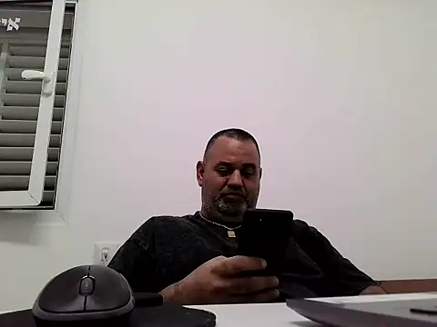 Snapshot of your_man85 chatting on 01/26/25, 09:40 your man85 online show from 01/26/25, 09:40