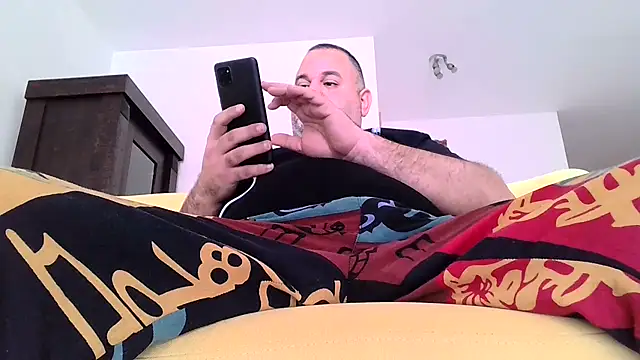 Snapshot of your_man85 chatting on 03/06/25, 08:41 your man85 online show from 03/06/25, 08:41