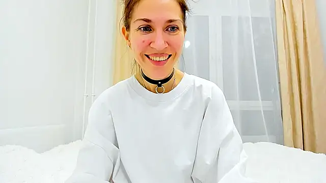 Mona Cruz online show from 02/04/25, 09:20