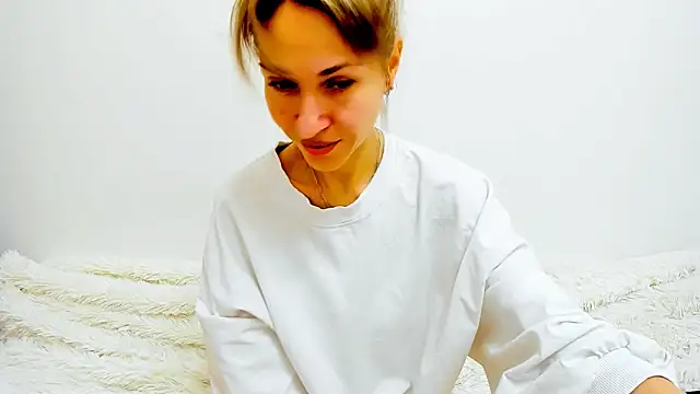 Mona Cruz online show from 03/06/25, 08:16