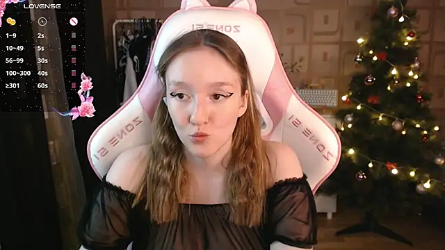 Snapshot of MoonlishSiren chatting on 12/17/24, 07:37 MoonlishSiren online show from 12/17/24, 07:37