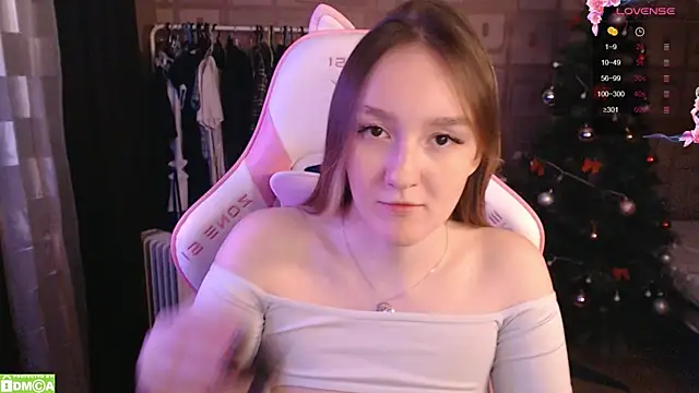 Snapshot of MoonlishSiren chatting on 01/18/25, 08:19 MoonlishSiren online show from 01/18/25, 08:19