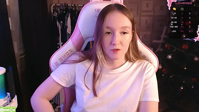 Snapshot of MoonlishSiren chatting on 01/26/25, 09:51 MoonlishSiren online show from 01/26/25, 09:51