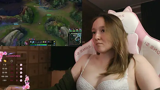 Snapshot of MoonlishSiren chatting on 09/15/25, 07:03 MoonlishSiren online show from 09/15/25, 07:03