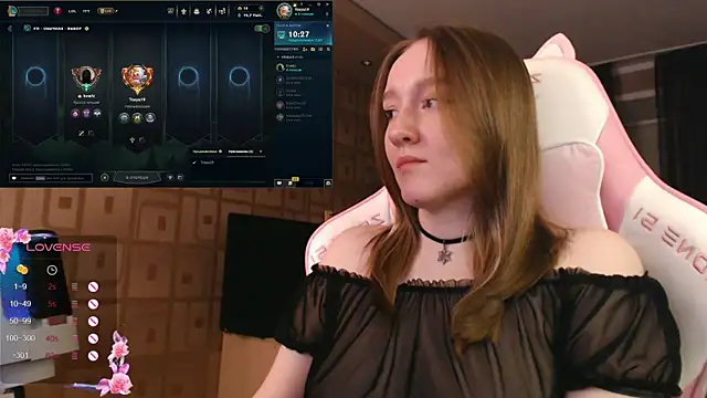 Snapshot of MoonlishSiren chatting on 10/23/25, 08:18 MoonlishSiren online show from 10/23/25, 08:18