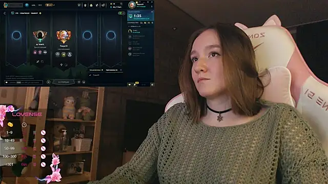 Snapshot of MoonlishSiren chatting on 11/06/25, 09:05 MoonlishSiren online show from 11/06/25, 09:05