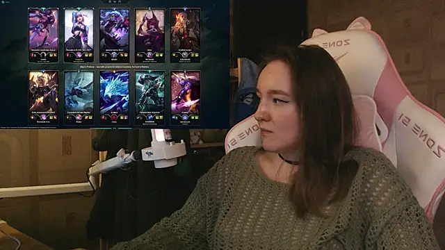 MoonlishSiren online show from 06/05/26, 09:20