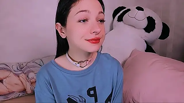 Snapshot of Only___Yours chatting on 12/08/24, 10:52 Only Yours online show from 12/08/24, 10:52