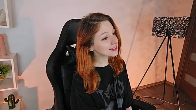 Snapshot of Only___Yours chatting on 02/23/26, 08:55 Only Yours online show from 02/23/26, 08:55