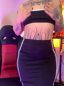 Snapshot of ValenGray chatting on 10/24/25, 12:45 ValenGray online show from 10/24/25, 12:45