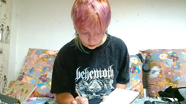 Sophie Bell online show from 06/13/26, 08:07