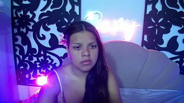 Snapshot of your_little_naughty1 chatting on 11/19/25, 02:00 your little naughty1 online show from 11/19/25, 02:00