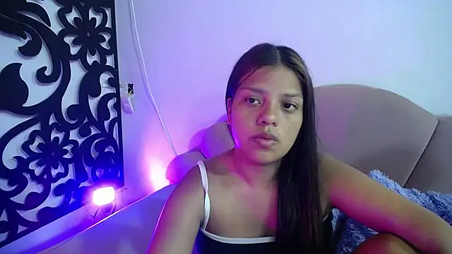 Snapshot of your_little_naughty1 chatting on 11/22/25, 01:48 your little naughty1 online show from 11/22/25, 01:48