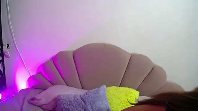 Snapshot of your_little_naughty1 chatting on 11/28/25, 03:09 your little naughty1 online show from 11/28/25, 03:09