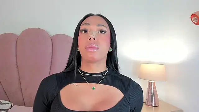 Nicole Paradise online show from 12/02/25, 12:21