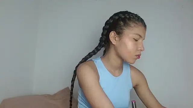 Snapshot of SophiaMeyerst chatting on 02/13/25, 05:44 SophiaMeyerst online show from 02/13/25, 05:44