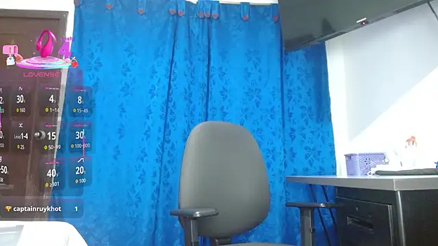 Snapshot of SophiaMeyerst chatting on 09/24/25, 03:59 SophiaMeyerst online show from 09/24/25, 03:59