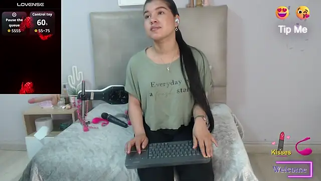 Snapshot of SophiaMeyerst chatting on 07/09/26, 02:54 SophiaMeyerst online show from 07/09/26, 02:54