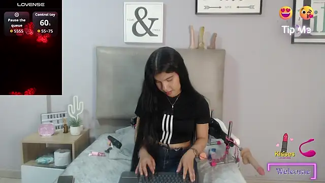 Snapshot of SophiaMeyerst chatting on 07/10/26, 05:04 SophiaMeyerst online show from 07/10/26, 05:04